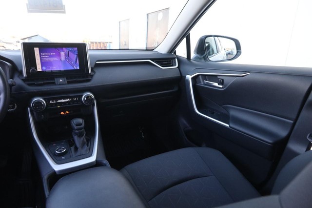 Toyota RAV4 Vehicle Image 22