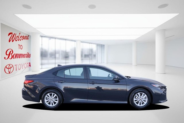 Toyota Camry Vehicle Image 05