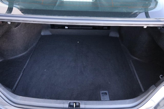 Toyota Camry Vehicle Image 07