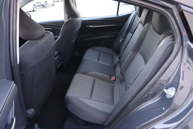 Toyota Camry Vehicle Image 09