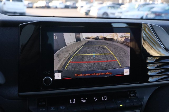 Toyota Camry Vehicle Image 16