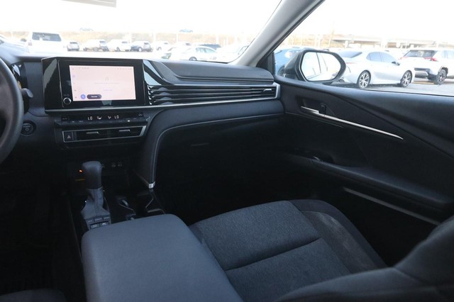 Toyota Camry Vehicle Image 24