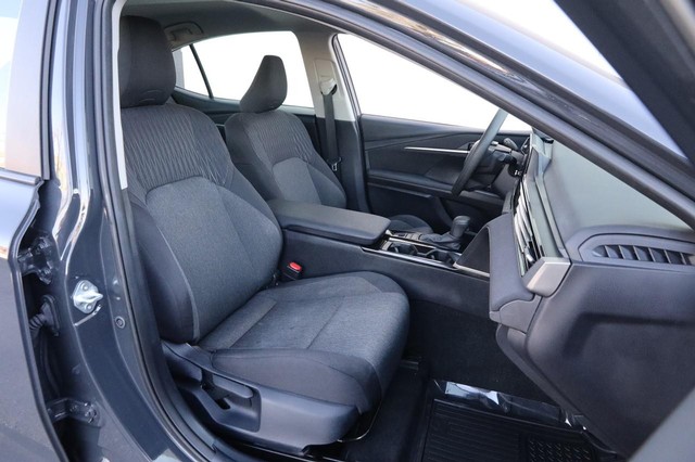 Toyota Camry Vehicle Image 25