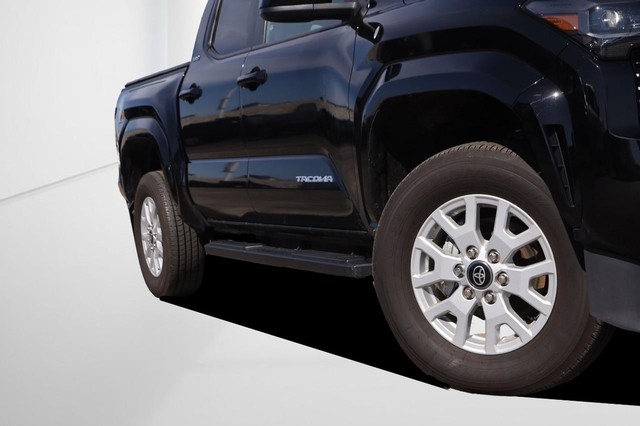 Toyota Tacoma 4WD Vehicle Image 03