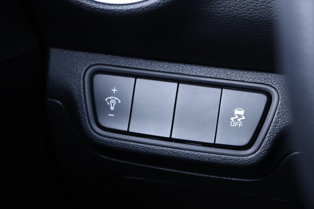 Kia Forte Vehicle Full-screen Gallery Image 17