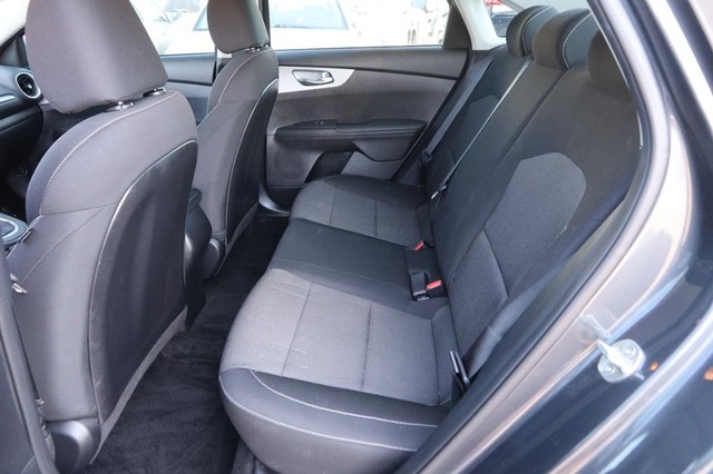 Kia Forte Vehicle Image 09