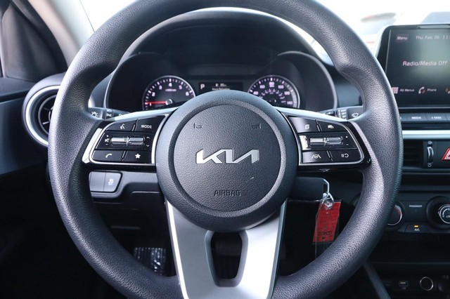 Kia Forte Vehicle Image 10