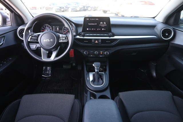 Kia Forte Vehicle Image 18