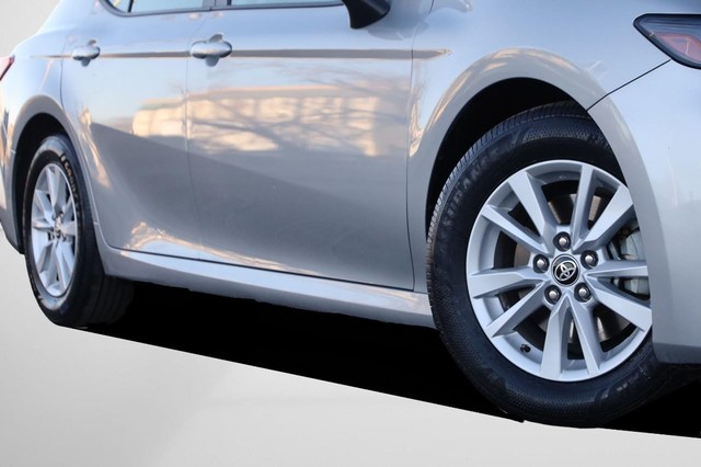 Toyota Camry Vehicle Image 03