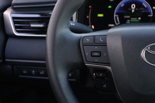 Toyota Camry Vehicle Image 11