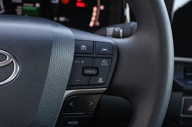 Toyota Camry Vehicle Image 12