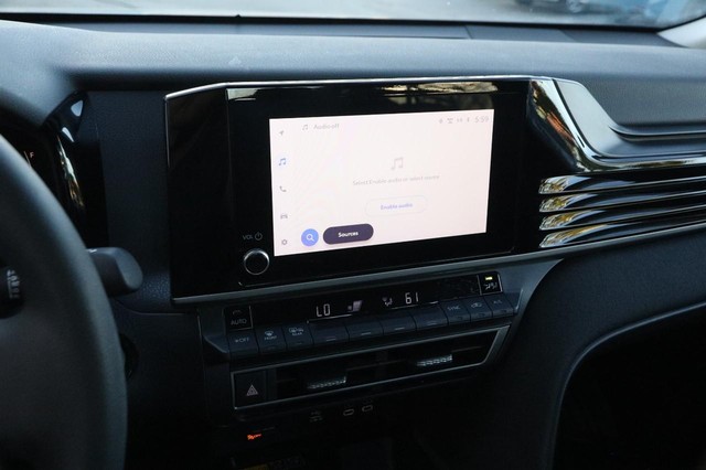 Toyota Camry Vehicle Image 15