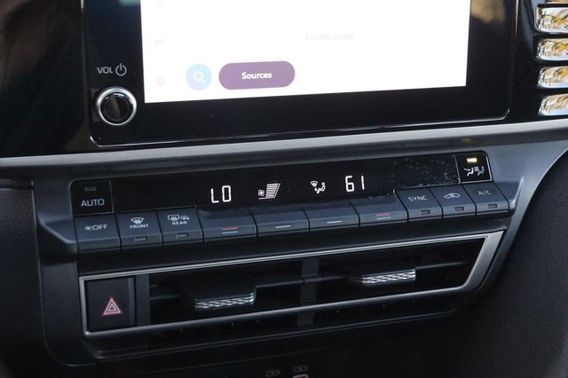 Toyota Camry Vehicle Image 17