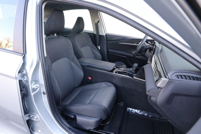 Toyota Camry Vehicle Image 25