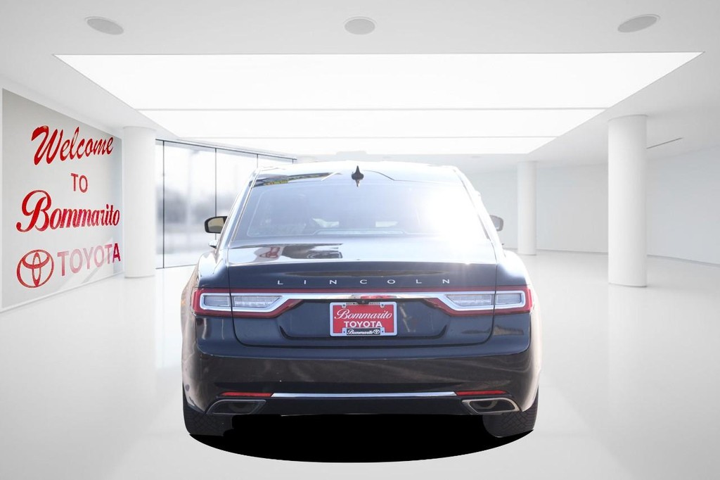 Lincoln Continental Vehicle Full-screen Gallery Image 6