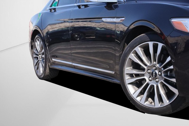 Lincoln Continental Vehicle Image 03