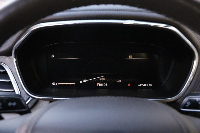 Lincoln Continental Vehicle Image 14