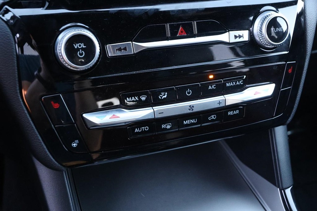 Ford Explorer Vehicle Full-screen Gallery Image 20