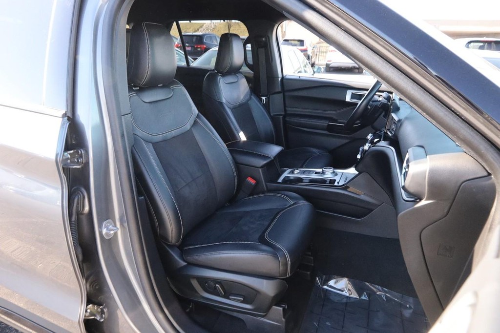 Ford Explorer Vehicle Full-screen Gallery Image 28