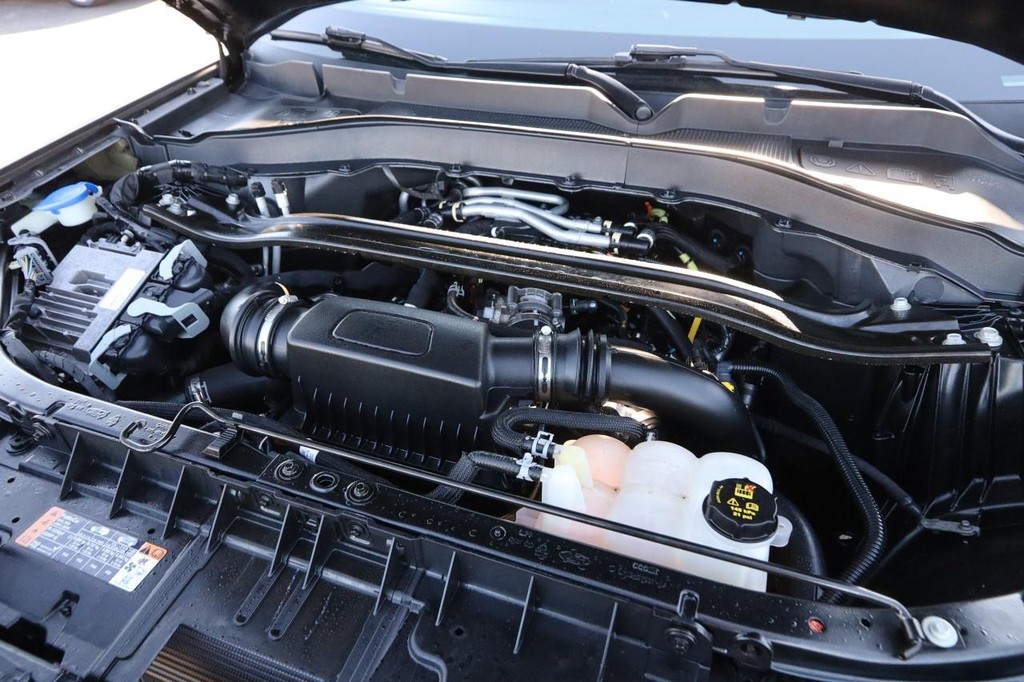 Ford Explorer Vehicle Full-screen Gallery Image 29