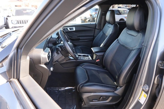 Ford Explorer Vehicle Image 09