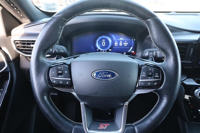 Ford Explorer Vehicle Image 12