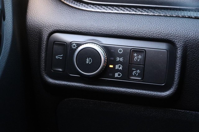 Ford Explorer Vehicle Image 22