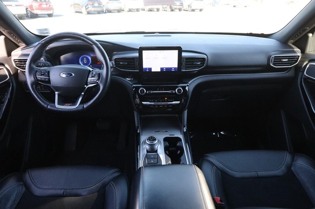 Ford Explorer Vehicle Image 23