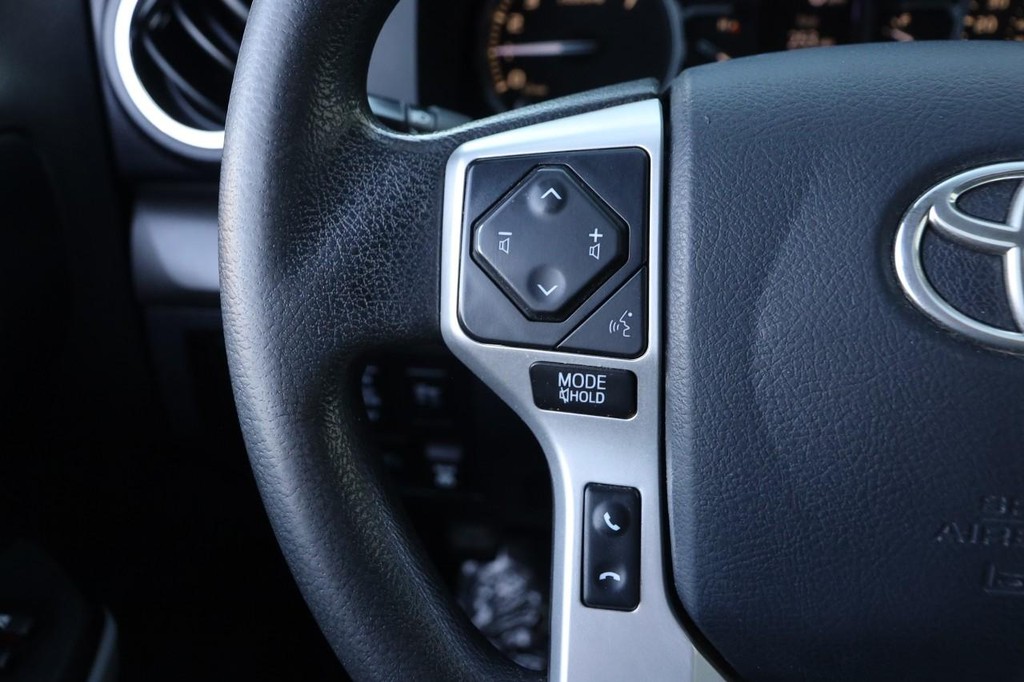 Toyota Tundra 4WD Vehicle Full-screen Gallery Image 11