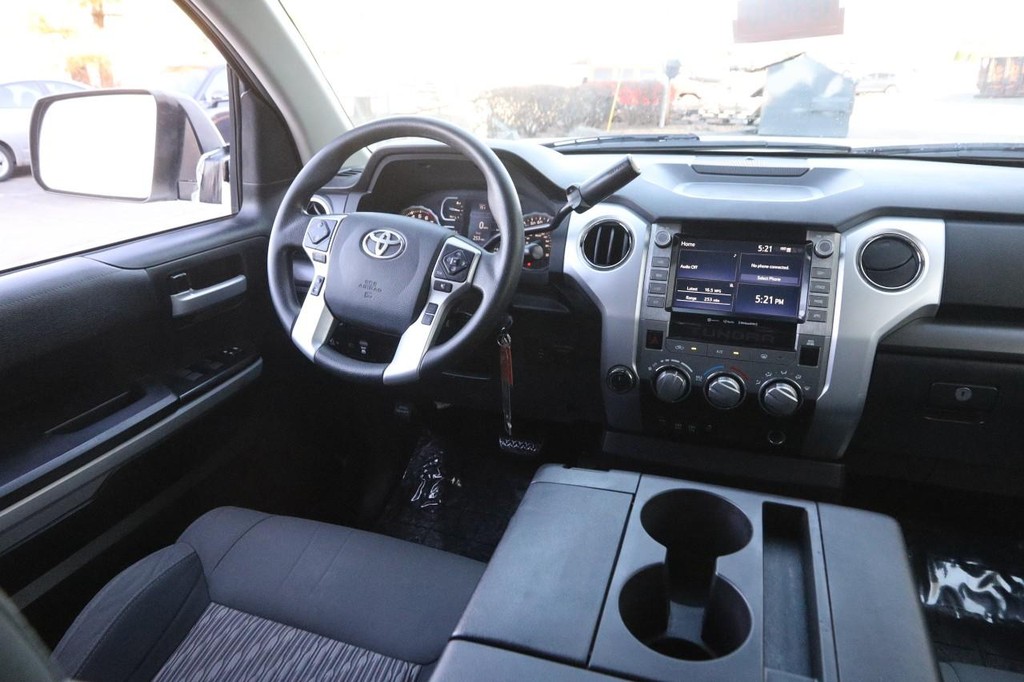 Toyota Tundra 4WD Vehicle Full-screen Gallery Image 20