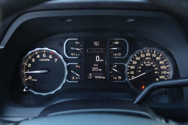 Toyota Tundra 4WD Vehicle Image 13