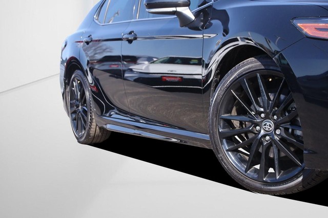 Toyota Camry Vehicle Image 03