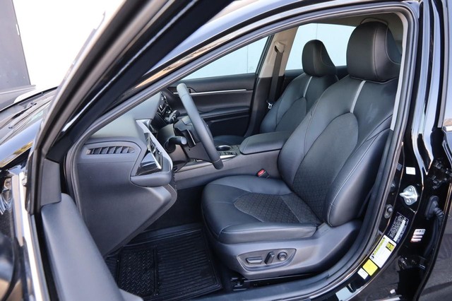 Toyota Camry Vehicle Image 08