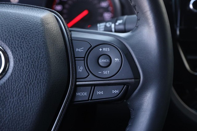 Toyota Camry Vehicle Image 12