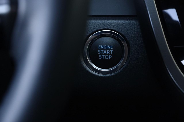 Toyota Camry Vehicle Image 14