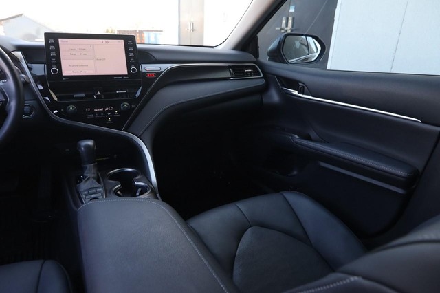 Toyota Camry Vehicle Image 26