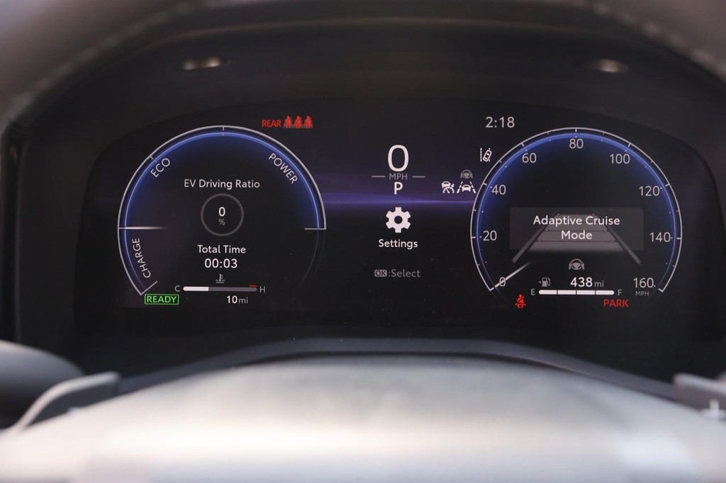 Toyota Camry Vehicle Full-screen Gallery Image 14