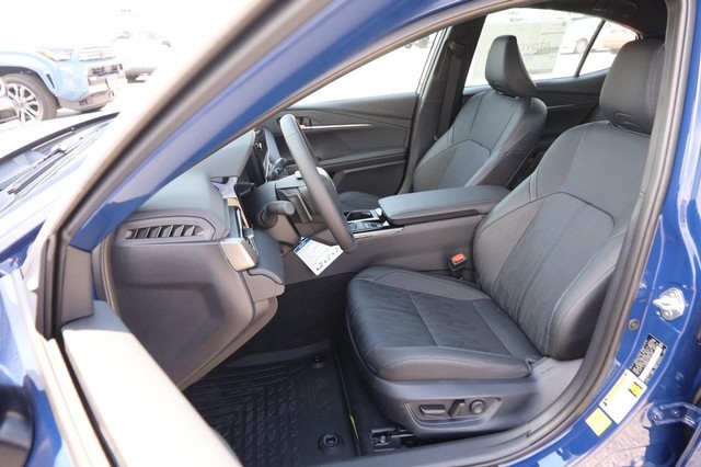 Toyota Camry Vehicle Image 09