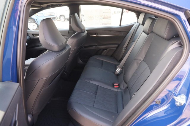 Toyota Camry Vehicle Image 10