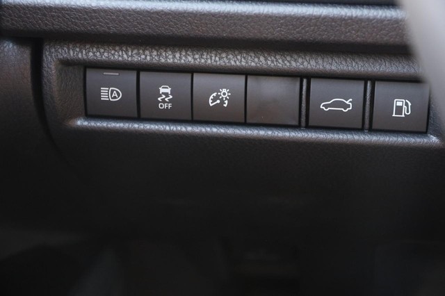 Toyota Camry Vehicle Image 21