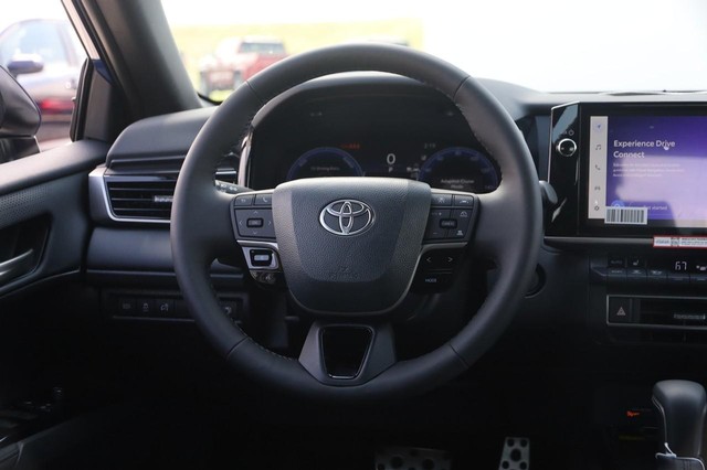 Toyota Camry Vehicle Image 24