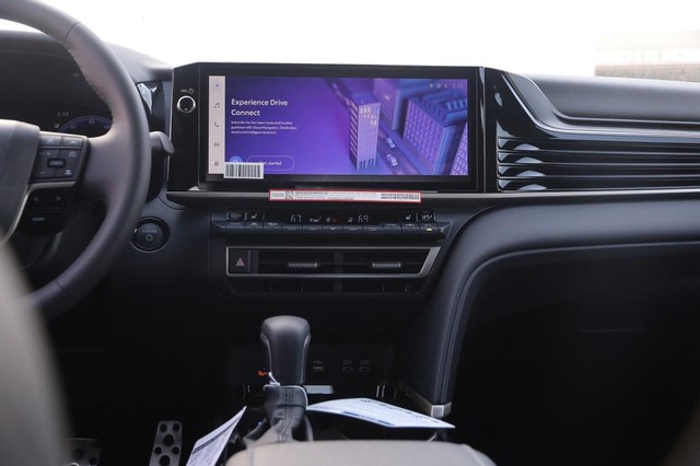 Toyota Camry Vehicle Image 25