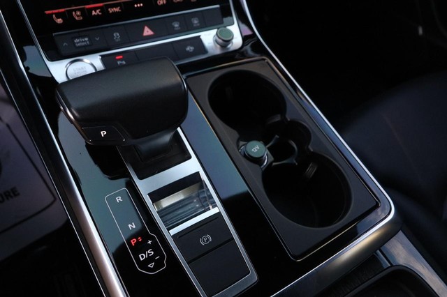 Audi Q8 Vehicle Image 20