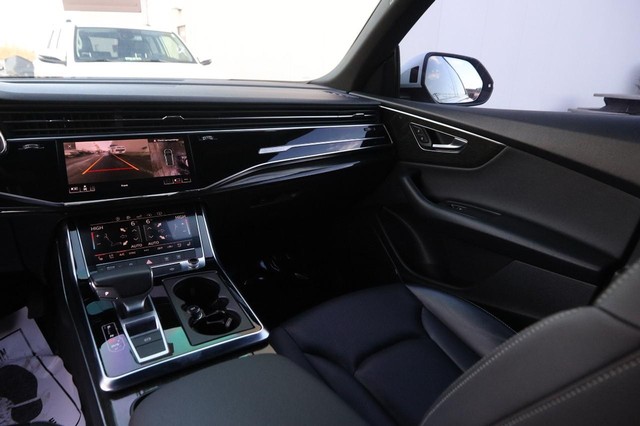 Audi Q8 Vehicle Image 26