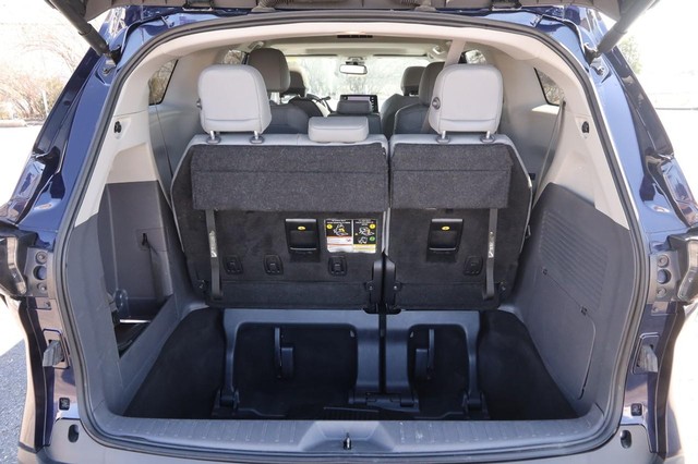 Toyota Sienna Vehicle Image 07