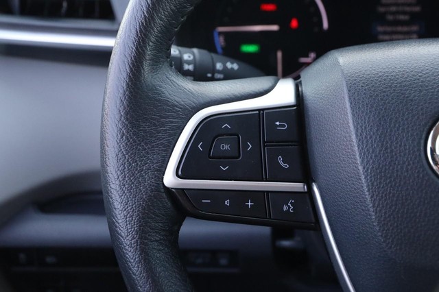 Toyota Sienna Vehicle Image 14