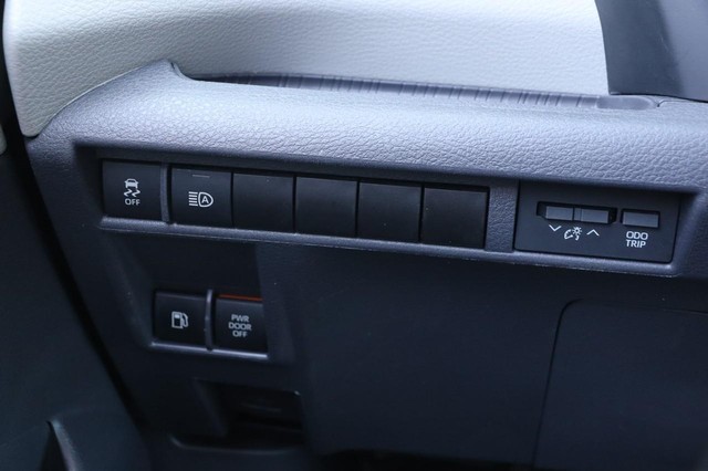 Toyota Sienna Vehicle Image 22