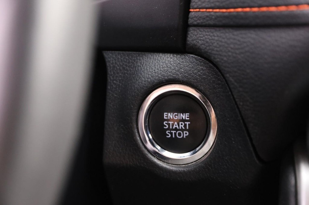 Toyota RAV4 Vehicle Full-screen Gallery Image 14