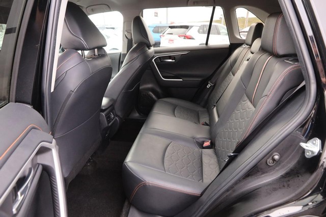 Toyota RAV4 Vehicle Image 09