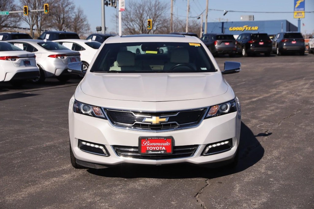 Chevrolet Impala Vehicle Full-screen Gallery Image 04